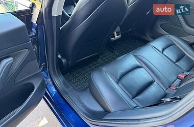 Седан Tesla Model 3 2020 в Киеве