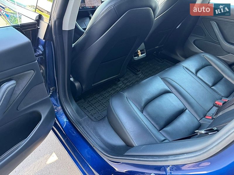 Седан Tesla Model 3 2020 в Киеве