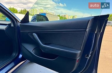 Седан Tesla Model 3 2020 в Киеве