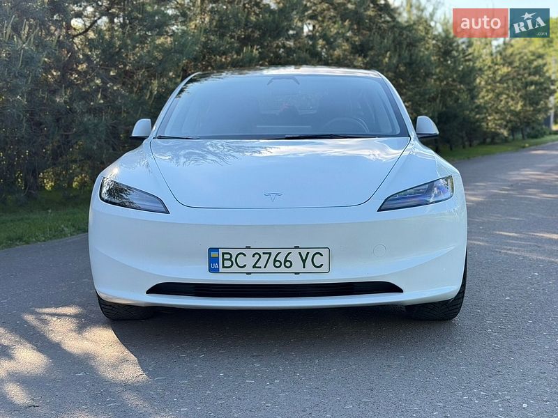 Седан Tesla Model 3 2024 в Львові