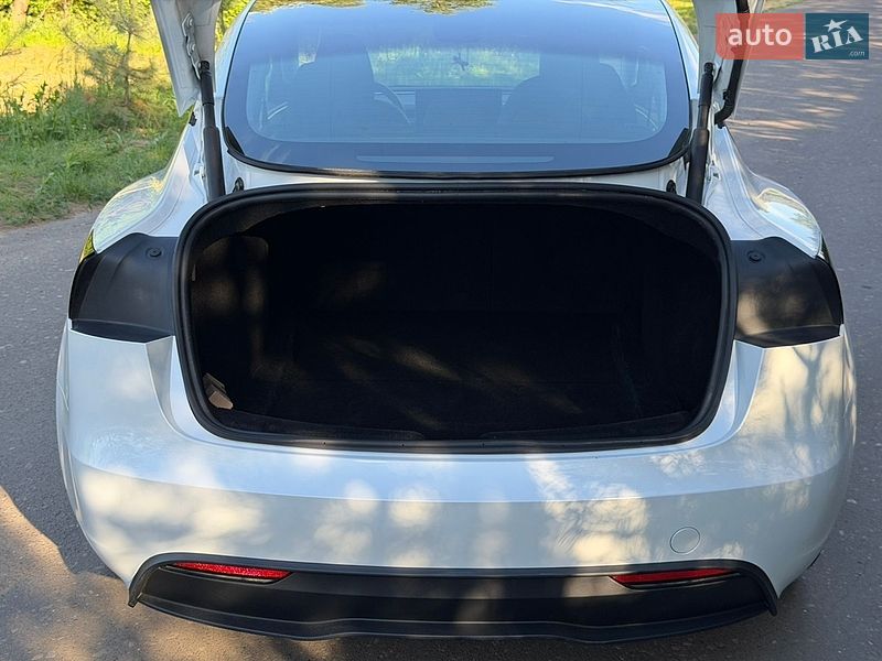Седан Tesla Model 3 2024 в Львові фото 16 Седан Tesla Model 3 2024 в Львові