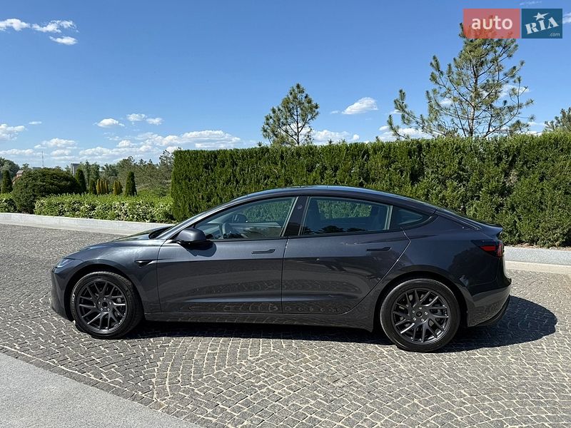 Седан Tesla Model 3 2025 в Днепре