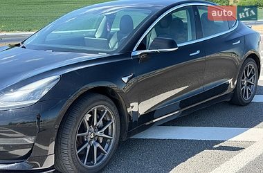 Седан Tesla Model 3 2019 в Рівному