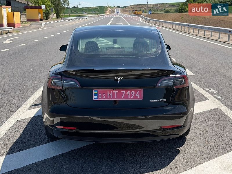 Седан Tesla Model 3 2019 в Рівному