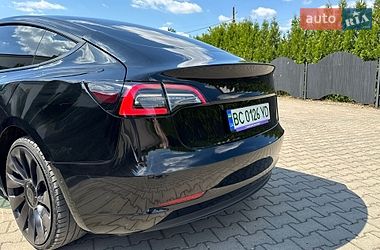 Седан Tesla Model 3 2022 в Стрые