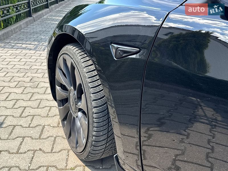 Седан Tesla Model 3 2022 в Стрые