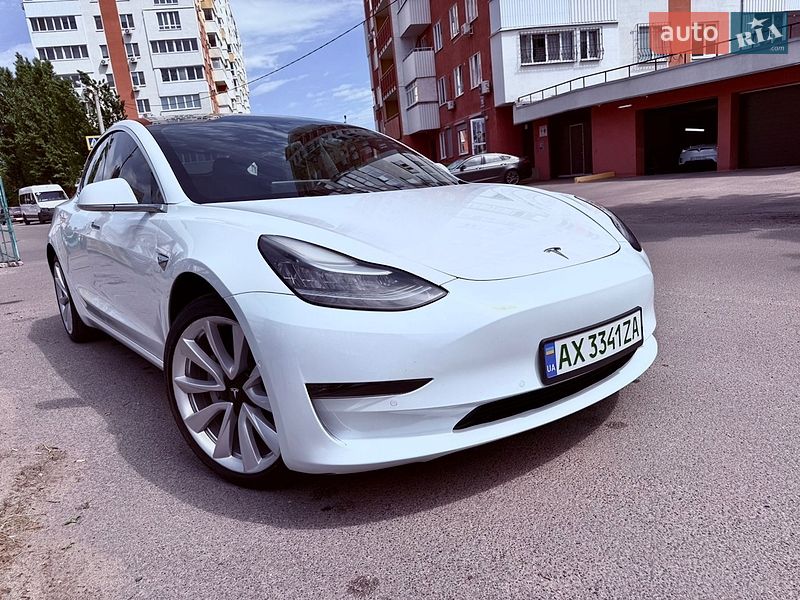 Tesla Model 3 2019