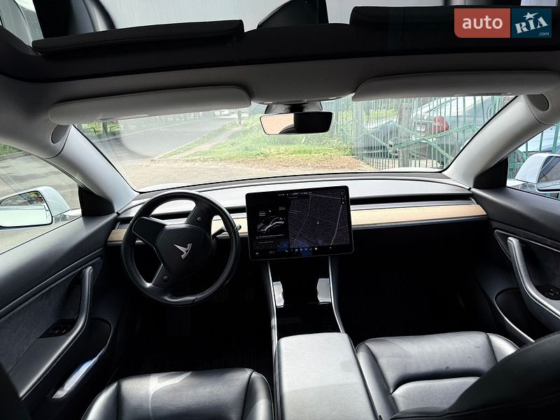 Седан Tesla Model 3 2019 в Харкові