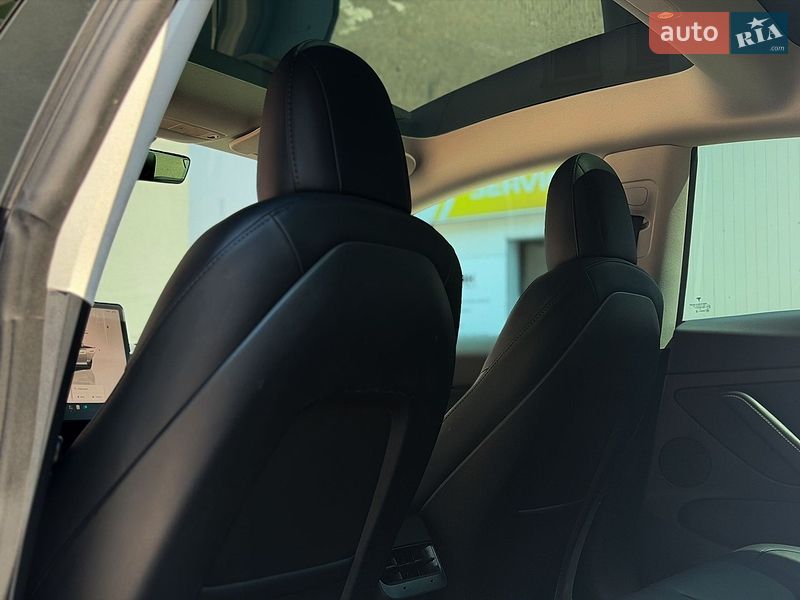 Седан Tesla Model 3 2023 в Киеве