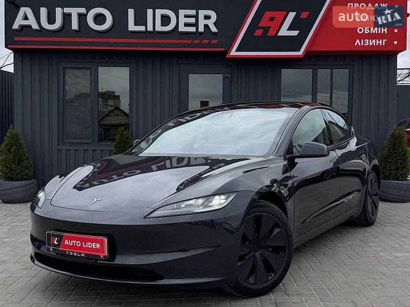 Tesla Model 3 2024