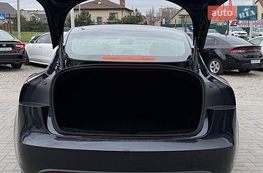 Седан Tesla Model 3 2024 в Кропивницькому