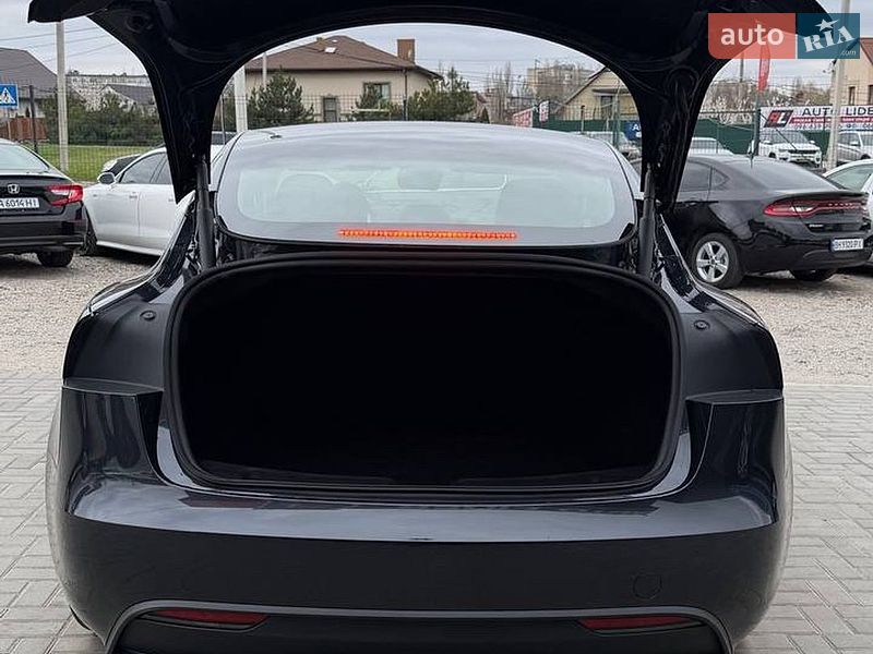 Седан Tesla Model 3 2024 в Кропивницькому