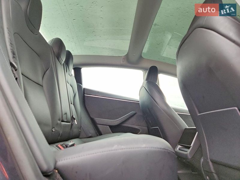 Седан Tesla Model 3 2024 в Киеве