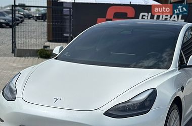 Седан Tesla Model 3 2021 в Ровно
