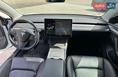 Седан Tesla Model 3 2021 в Ровно