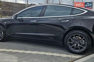 Седан Tesla Model 3 2018 в Ирпене