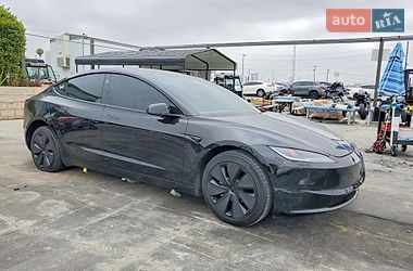 Седан Tesla Model 3 2024 в Львові
