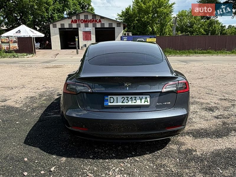 Седан Tesla Model 3 2022 в Киеве