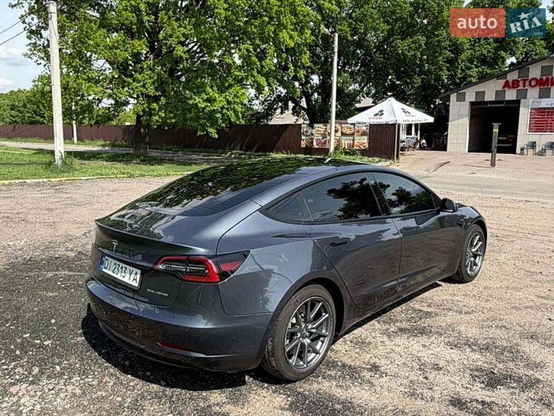 Седан Tesla Model 3 2022 в Киеве