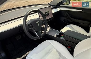 Седан Tesla Model 3 2022 в Киеве
