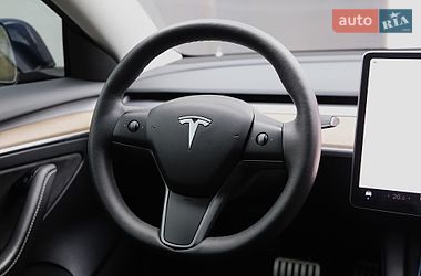 Седан Tesla Model 3 2023 в Києві