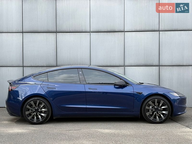 Седан Tesla Model 3 2024 в Києві
