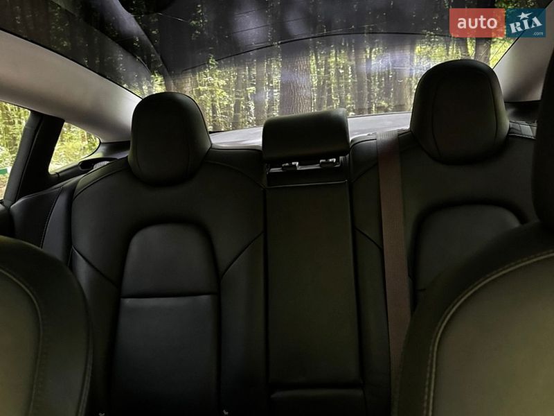 Седан Tesla Model 3 2018 в Луцьку