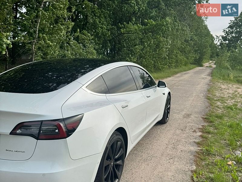 Седан Tesla Model 3 2019 в Василькові