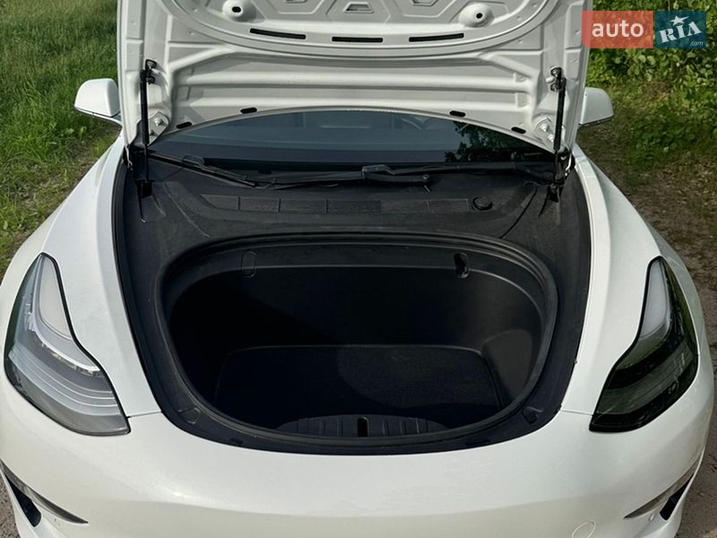Седан Tesla Model 3 2019 в Василькові