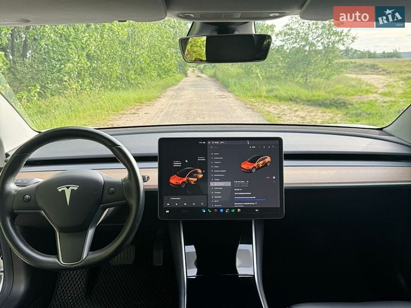 Седан Tesla Model 3 2019 в Василькові