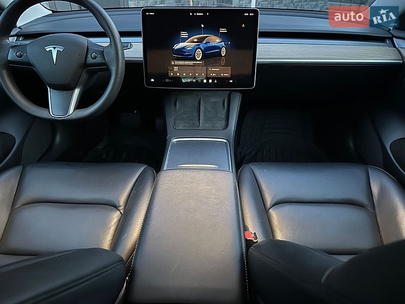 Седан Tesla Model 3 2022 в Киеве