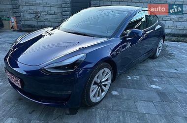 Седан Tesla Model 3 2022 в Киеве