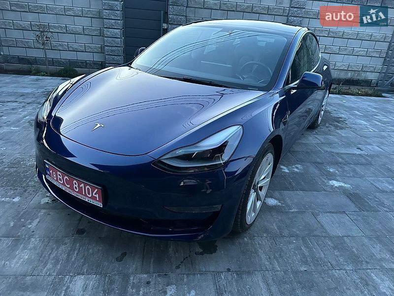 Седан Tesla Model 3 2022 в Киеве