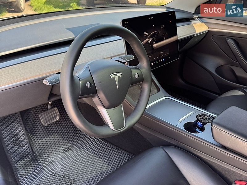 Седан Tesla Model 3 2022 в Дніпрі