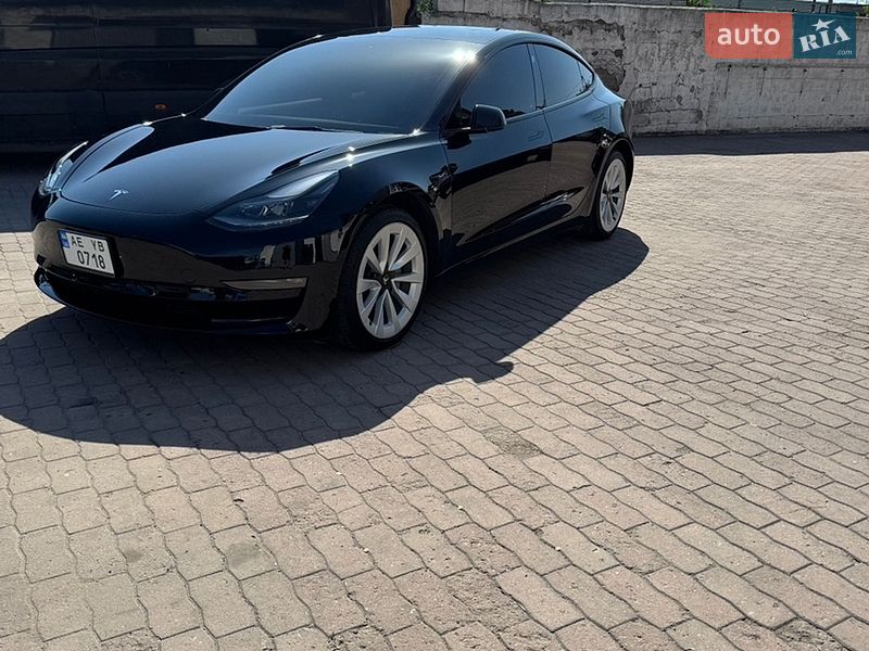 Седан Tesla Model 3 2022 в Дніпрі