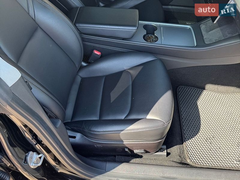 Седан Tesla Model 3 2022 в Дніпрі