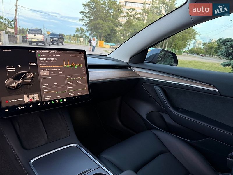 Седан Tesla Model 3 2023 в Дніпрі