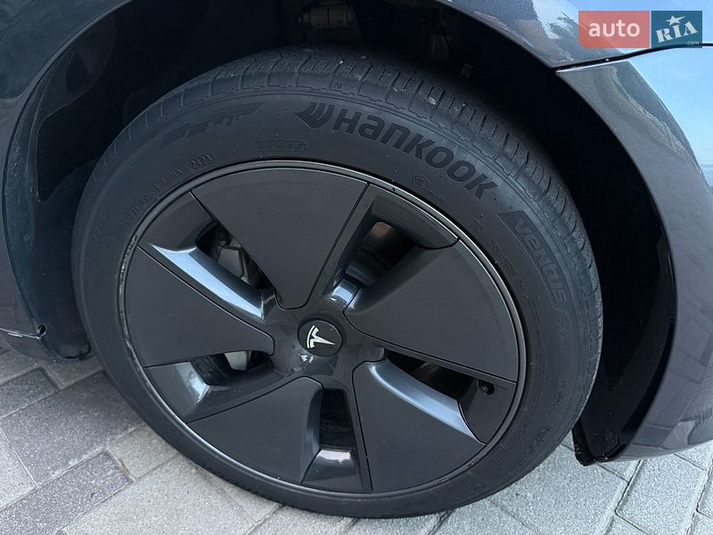 Седан Tesla Model 3 2023 в Дніпрі