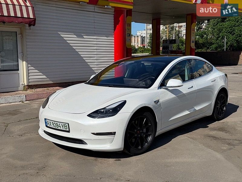 Седан Tesla Model 3 2020 в Харкові