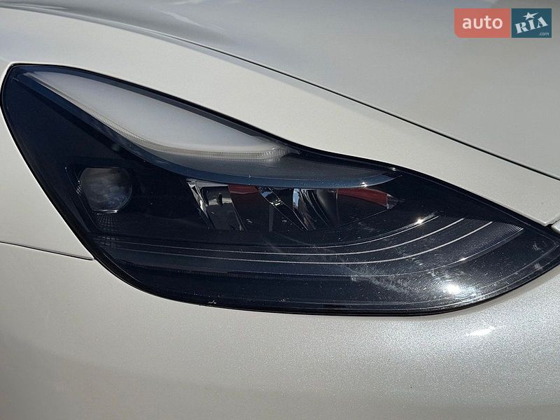 Седан Tesla Model 3 2020 в Харкові
