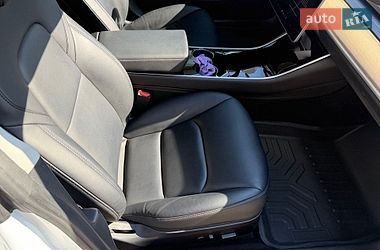 Седан Tesla Model 3 2020 в Харкові