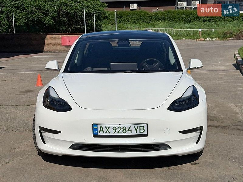 Седан Tesla Model 3 2020 в Харькове