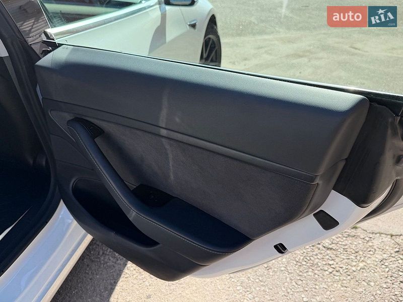 Седан Tesla Model 3 2020 в Харькове