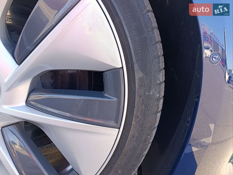 Седан Tesla Model 3 2020 в Киеве