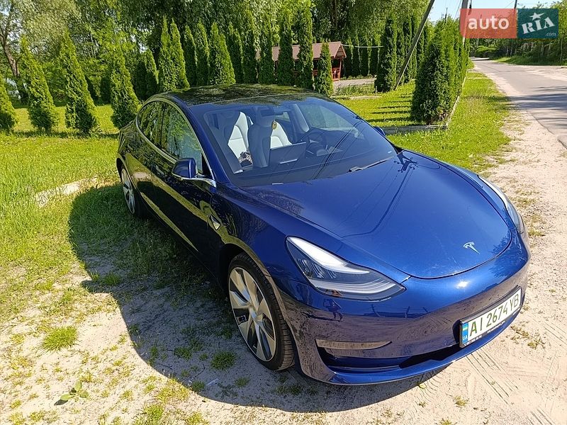 Седан Tesla Model 3 2020 в Киеве
