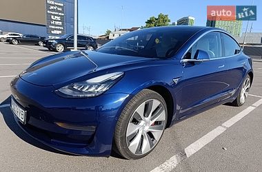 Седан Tesla Model 3 2020 в Киеве