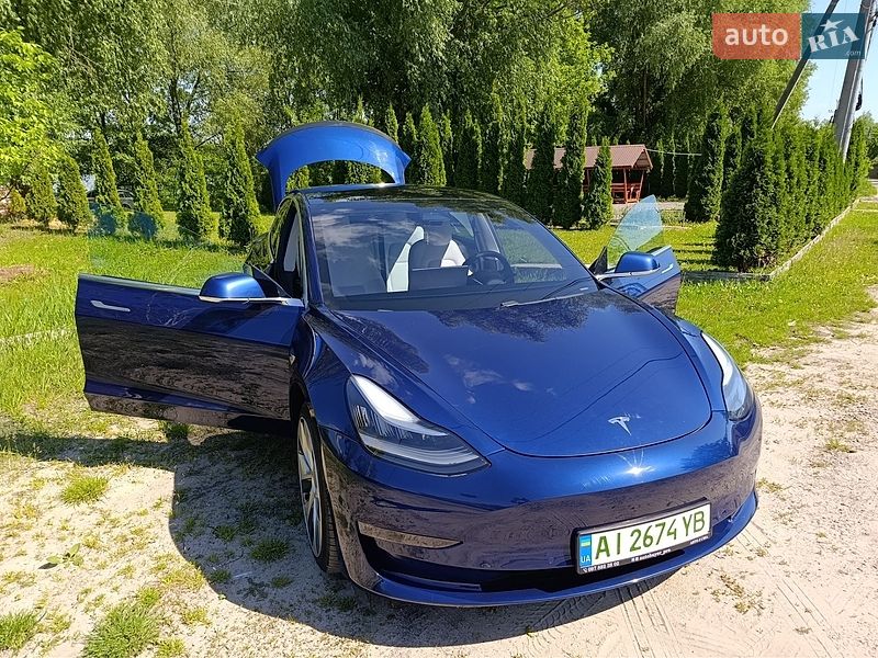 Седан Tesla Model 3 2020 в Киеве