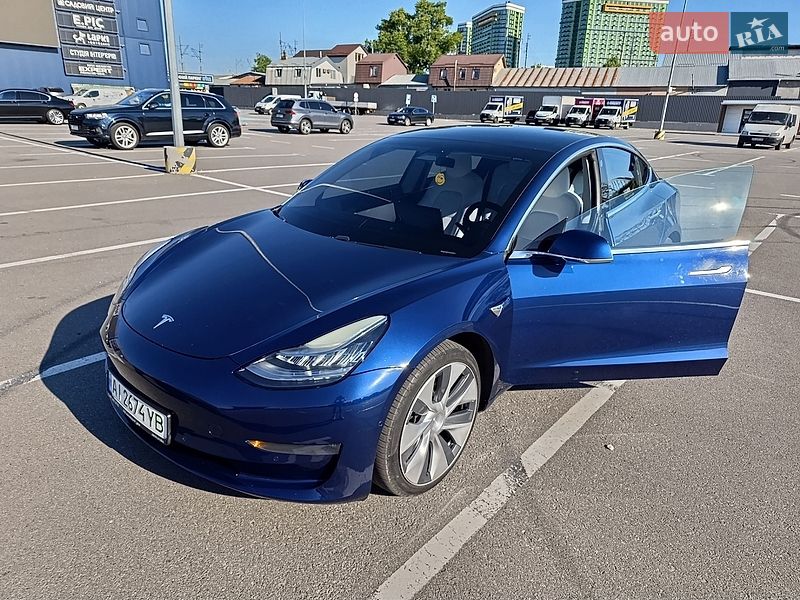 Седан Tesla Model 3 2020 в Киеве