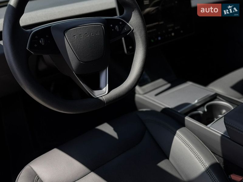 Седан Tesla Model 3 2024 в Вінниці