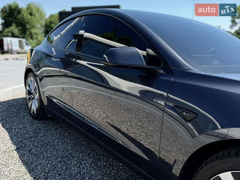 Седан Tesla Model 3 2024 в Вінниці